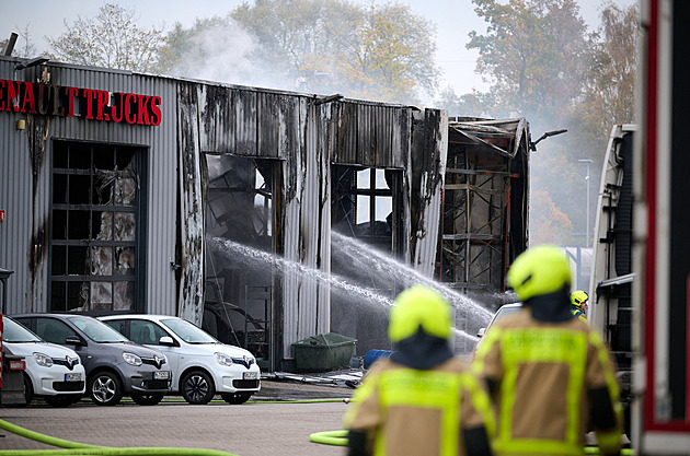 Na čerpací stanici v Německu vzplála cisterna, zranění utrpěli čtyři lidé
