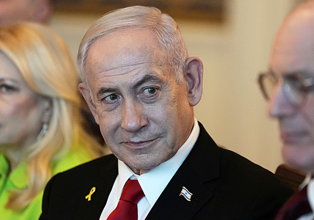 Netanjahu požádal izraelského prezidenta o milost. Je to v zájmu lidu, uvedl