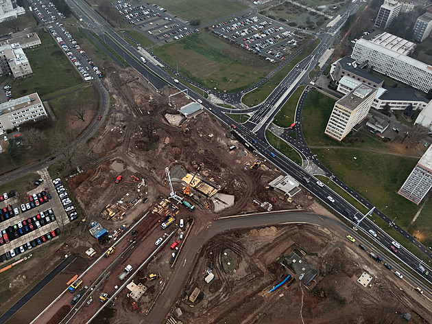Křižovatku Mileta dokončí nejspíš dřív, v okolí se rozjedou další stavby