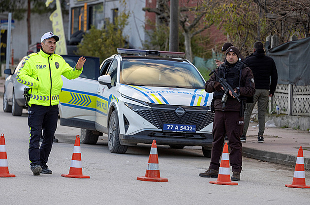 Zásah proti Islámskému státu v Turecku skončil přestřelkou, sedm policistů zraněno