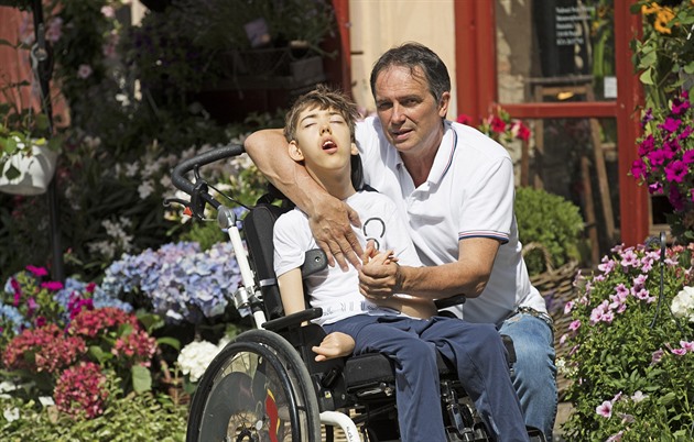 O syna ve vigilním kómatu se otec staral 18 let. O Vánocích David zemřel