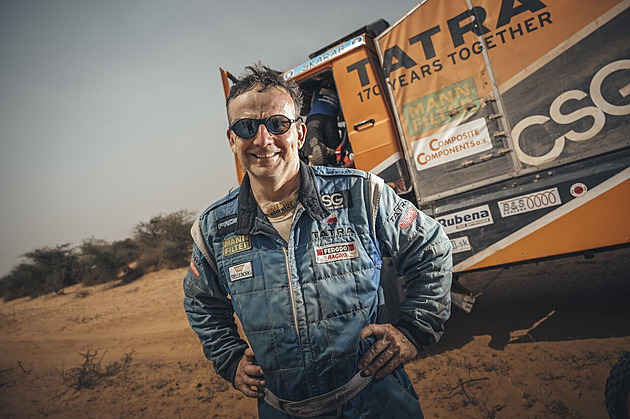 Zádrhel pro Tomečka těsně před startem Dakaru. Z posádky musel vyřadit syna