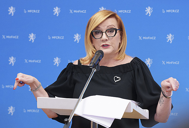 Vláda utrácela příliš. Nová to ale nezlepší, úspory nejsou priorita, varují analytici