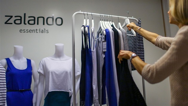 Zalando uzavře obří distribuční centrum v Německu, o práci přijde 2 700 lidí