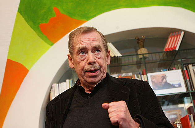 Vašku, jsi prase, jsi hovado. Žalobám čelili Havel či Zeman, omlouval se jen jeden