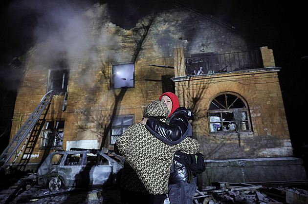 V Kyjevě nefungují dodávky vody a tepla, kvůli útokům zasedne Rada bezpečnosti OSN