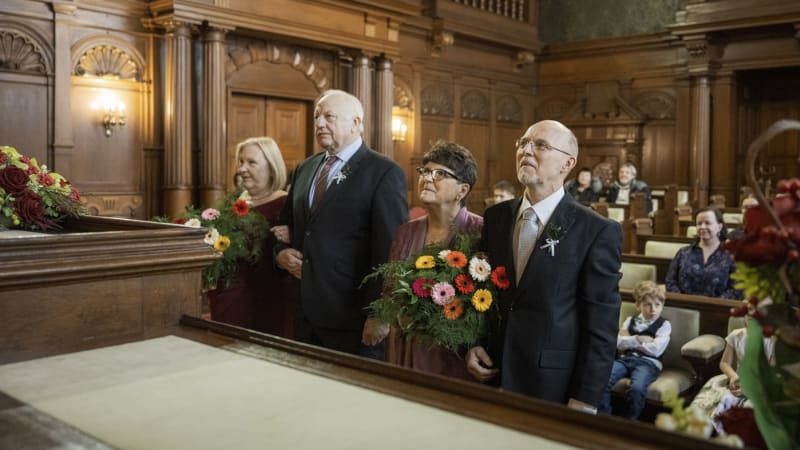 Sestry se vdávaly spolu, přesně po 50 letech slib obnovily. V Liberci nic podobného nepamatují