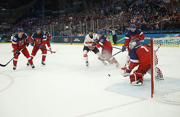 ONLINE: Česko - Kanada 0:3. Hokejisté ztrácí, Rulík rozděluje Pastrňáka a Nečase