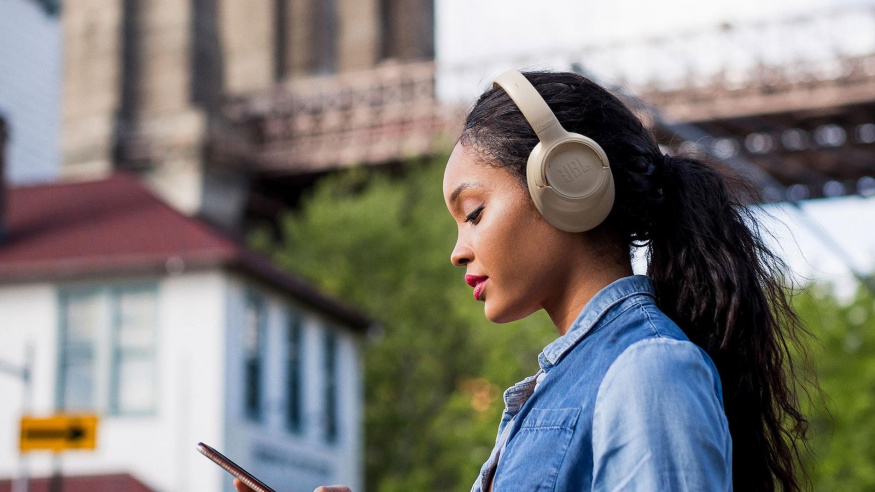 Tato JBL sluchátka ovládla trh. Nová generace slibuje velký upgrade