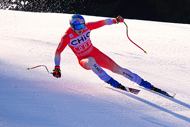 Švýcarský den v Ga-Pa. Odermatt ovládl sjezd a 54. triumfem vyrovnal Maiera