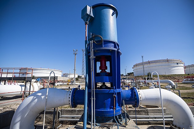 Slovensko řeší výpadek ropy, zastavila se na Ukrajině. Pomoci může česká Družba