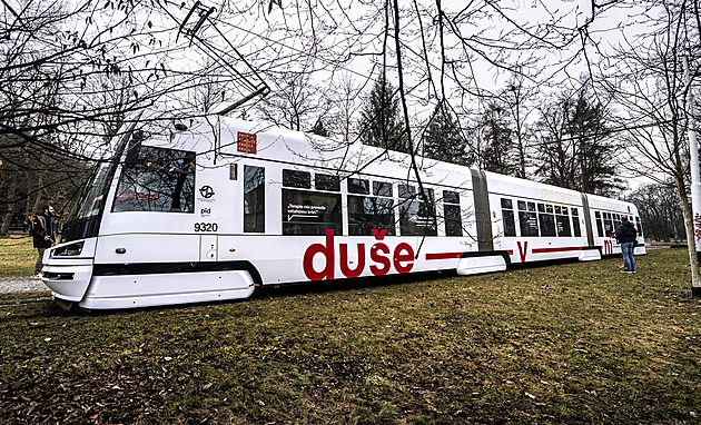 Prahou projela tramvaj s odborníky na duševní zdraví. Lidé si vděčně brali kontakty