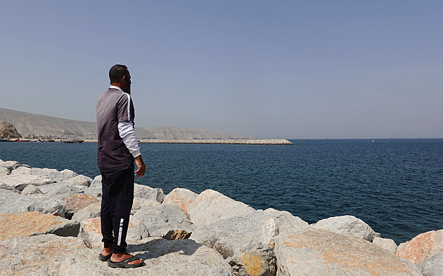 OBRAZEM: Paralyzovaný Hormuz. Provoz v tepně živící svět ropou ustrnul