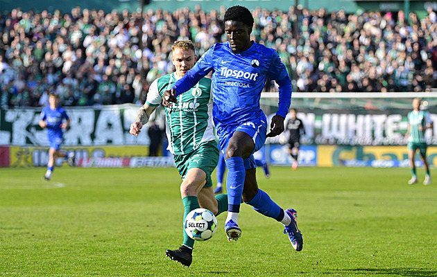 ONLINE: Bohemians - Liberec 0:0, domácí v deseti, vzápětí neplatí Hodoušův gól