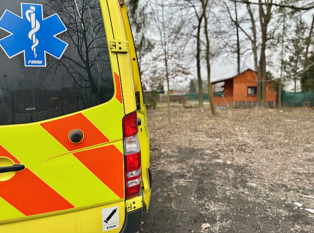 Dva školáci přišli o prsty, při práci na zahradě je zranily elektrické nůžky