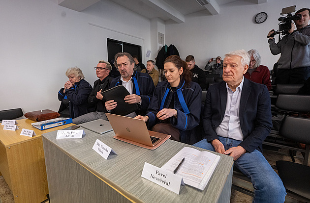 Zvrat se nekonal. Klíčový svědek podržel obžalované v kauze parkovacího domu