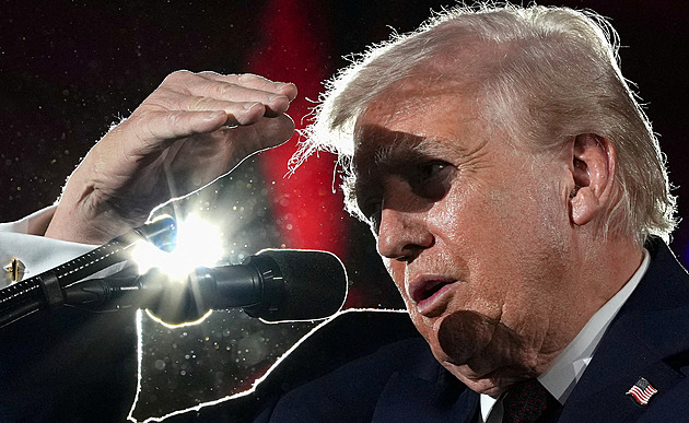 Trump vyhlíží nakládačku. Kvůli nesmyslné válce s Íránem může ztratit Texas