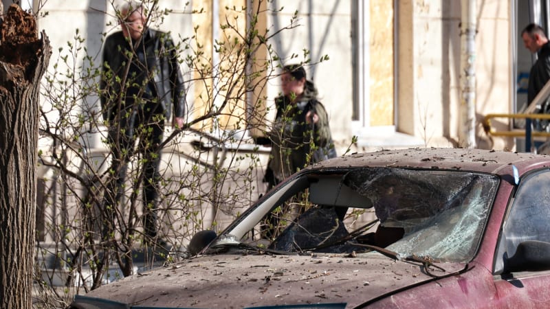 Ukrajinci útočili v Gajvoronu: Zabili civilistu, který hasil auto, tvrdí ruský gubernátor