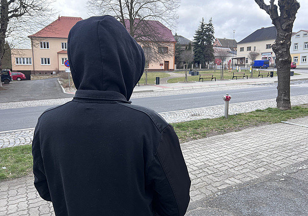 Propichování intimních partií, věšení na hák. Byla jsem celá modrá, říká oběť týrání