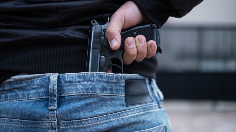 Tragická střelba u českých hranic: Nepřežil mladý muž. Zadržený mluví o nutné obraně