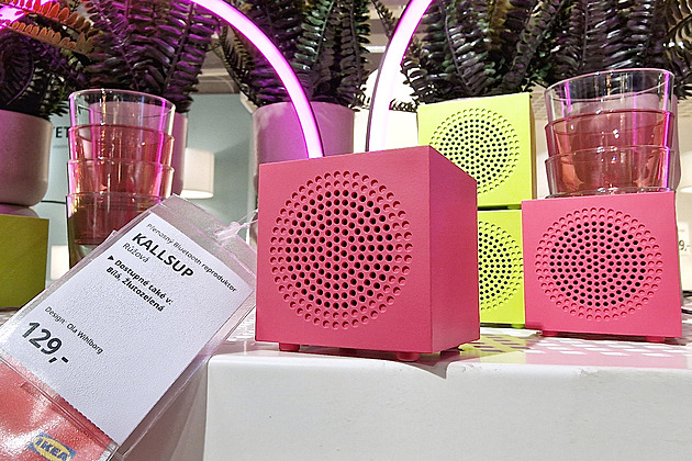 Bluetooth reprák z Ikea stojí méně než porce masových koulí. Jak hraje?
