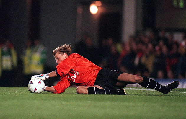 Zemřel Alex Manninger, někdejší brankář Arsenalu. Do jeho auta narazil vlak