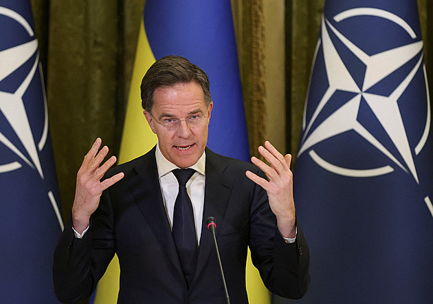 Babiš se setká s šéfem NATO Ruttem, proberou summit NATO i výdaje na obranu