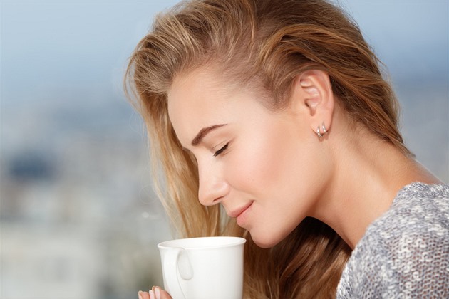 Ranní espresso nalačno má háček. Vědci popsali, co dělá s kortizolem i cukrem