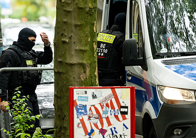 Železo a Kopí. Policie v Berlíně podnikla masivní razii kvůli přestřelkám na ulicích