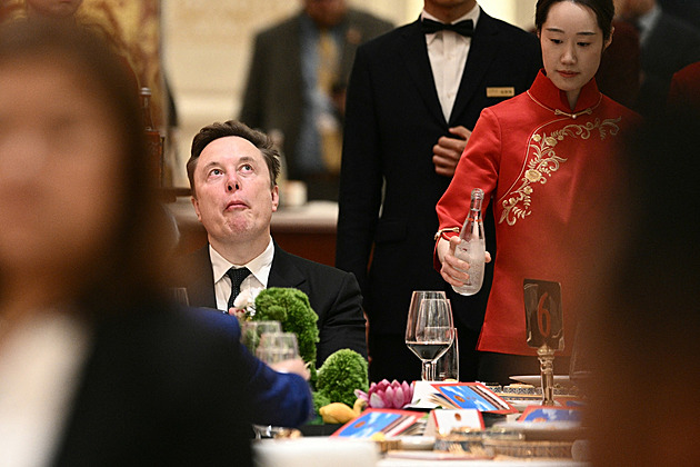 Musk vzal do Pekingu syna, Rubio oblékl teplákovku. Delegace USA upoutala