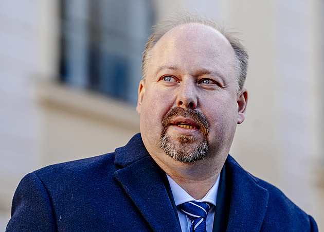 Bouře ve sklenici vody, odmítá Tejc stávku adiktologů. Hazardujete, říká Richterová
