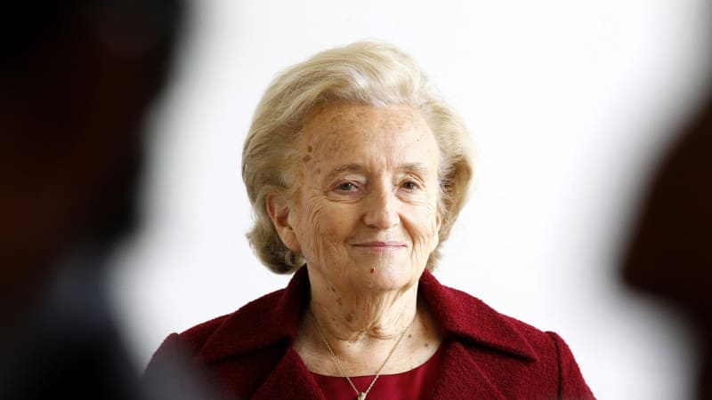 Zemřela bývalá první dáma Francie Chiracová. Odešla žena s obrovským srdcem, smutní Macron