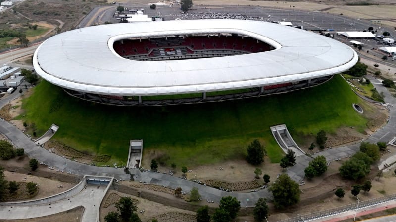 První stadion pro české fotbalisty na MS: Guadalajara je jak kosmická loď nebo dýmající kráter