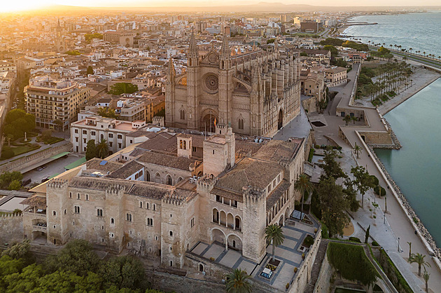 Mallorca, jak ji neznáte. Za plážemi čekají hory i vesnice jako ze středověku